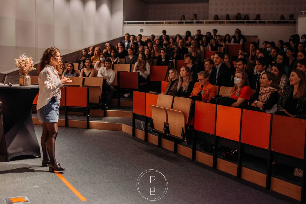 Women In Tech 2021-10